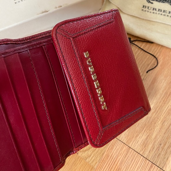 Burberry Medium Wallet - Picture 9 of 11